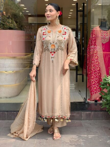 Women Chanderi Silk Embroidered Kurta Set