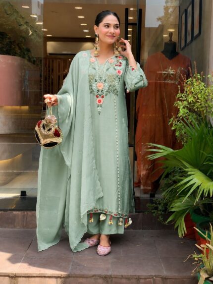 Women Chanderi Silk Embroidered Kurta Set